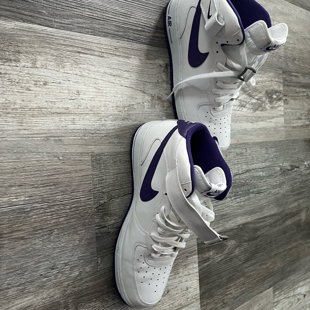 Nike Air Force 1 Mens Sneakers White and Purple - Picture 8 of 8